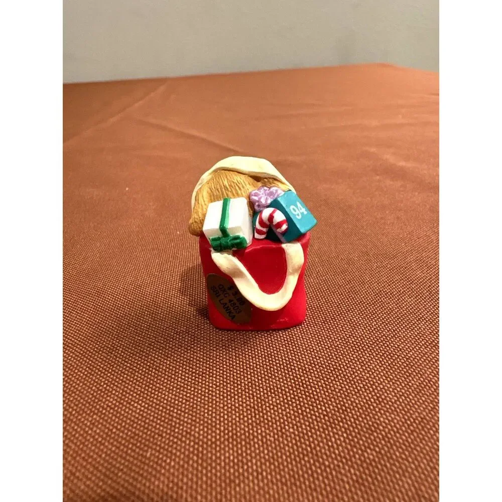 1994 Hallmark Keepsake Miniature Puppy in a Gift Bag Collector's Club QXG #4803
